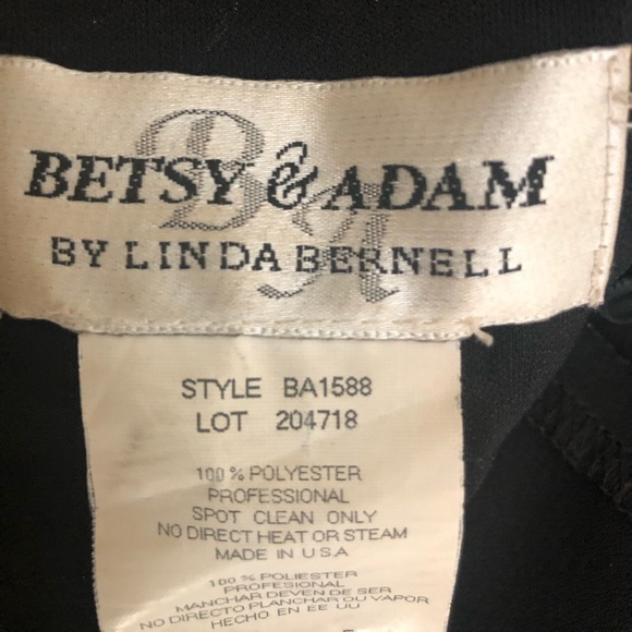 Elegant Evening Gown A Real Stunner! - Picture 6 of 13